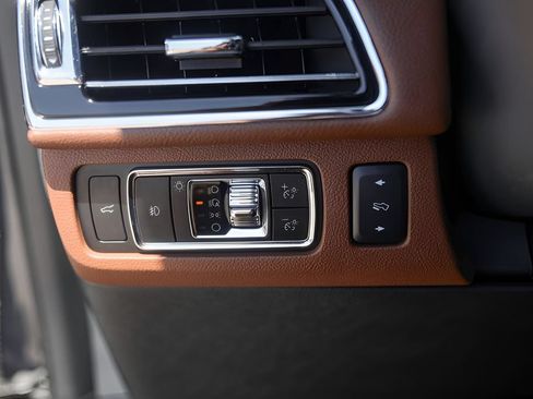 Used 2024 Lincoln Navigator Reserve AWD/4WD image 14