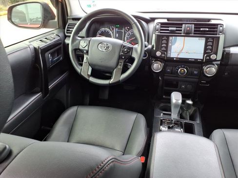 Used 2022 Toyota 4Runner TRD Off-Road Premium image 4