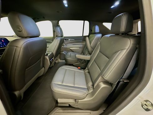 Used 2025 Chevrolet Traverse LT AWD/4WD image 28