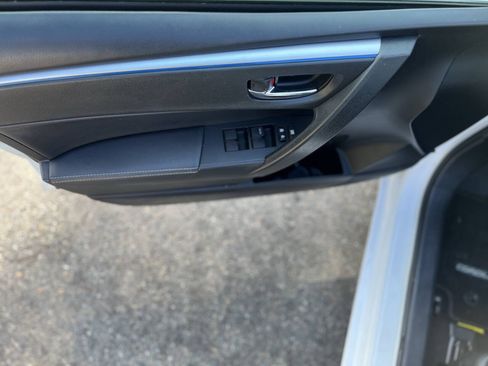 Used 2014 Toyota Corolla S FWD image 20