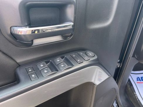 Used 2018 Chevrolet Silverado 1500 LT w/ Midnight Edition AWD/4WD image 17