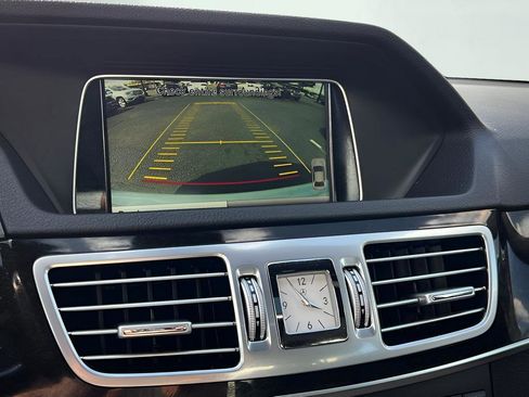 Used 2014 Mercedes-Benz E 350 4MATIC Sedan image 34