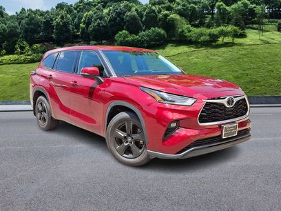Used 2021 Toyota Highlander LE
