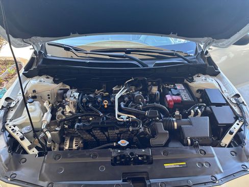 Used 2025 Nissan Altima 2.5 SV FWD image 33