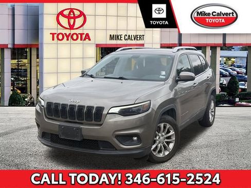 Used 2019 Jeep Cherokee Latitude w/ Popular Appearance Group FWD image 1