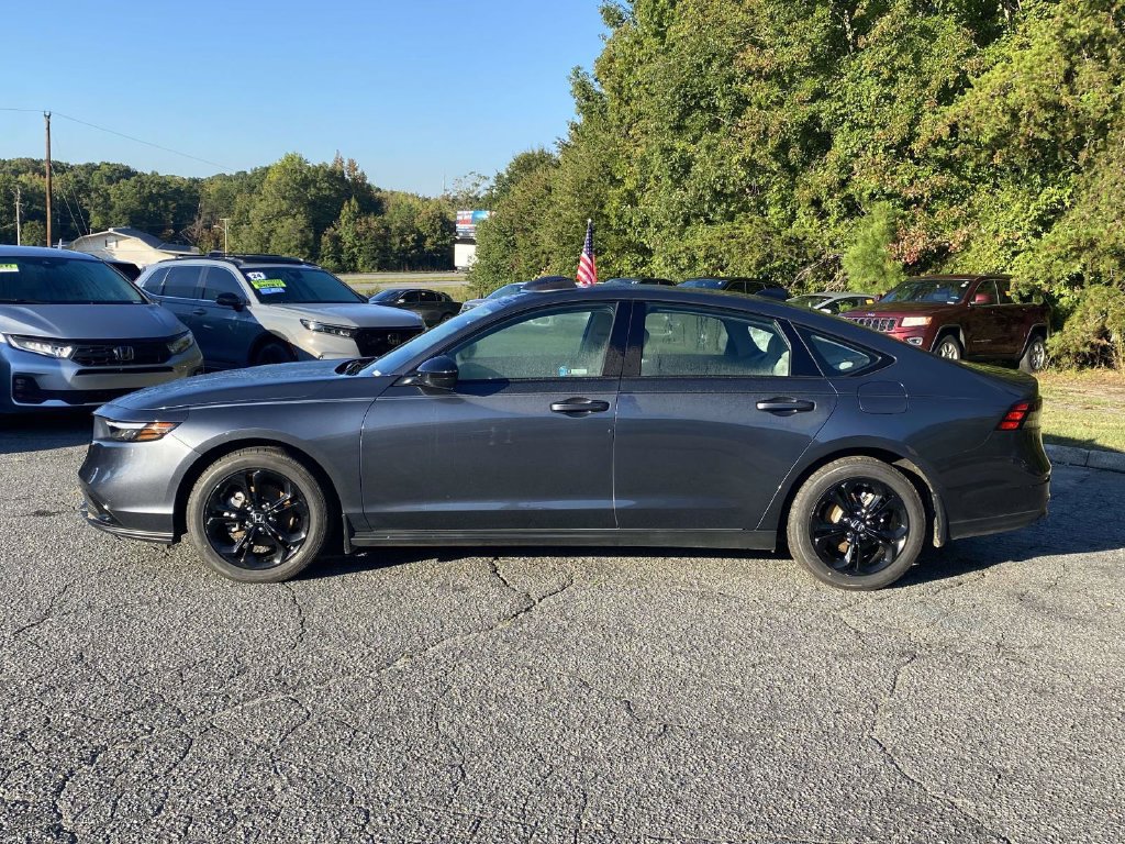 Certified 2025 Honda Accord SE image 2