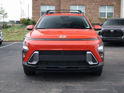 Used 2025 Hyundai Kona SEL image 3