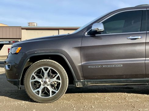 Used 2021 Jeep Grand Cherokee Limited w/ Luxury Group II image 10