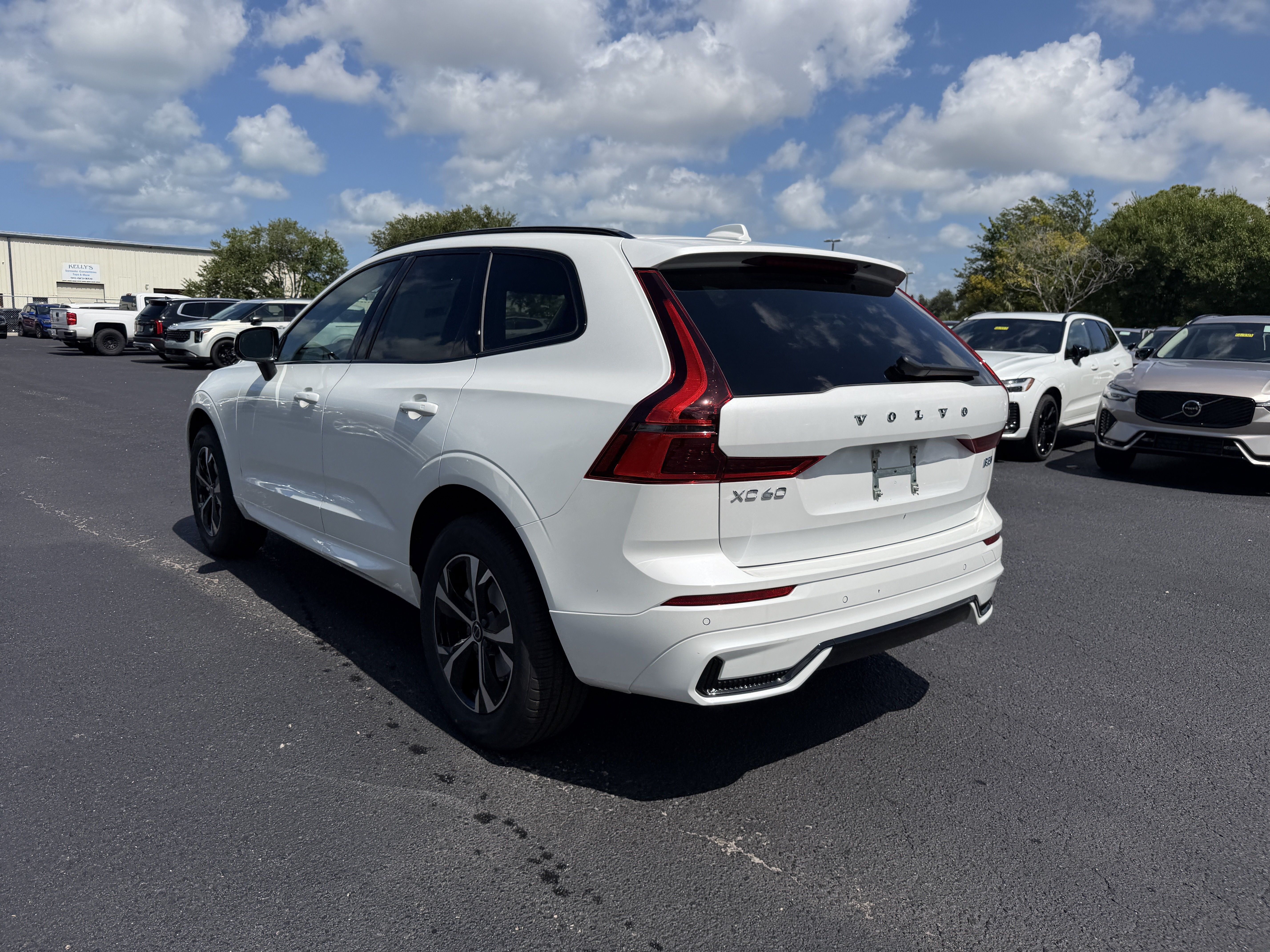 New 2026 Volvo XC60 B5 Core AWD/4WD image 5
