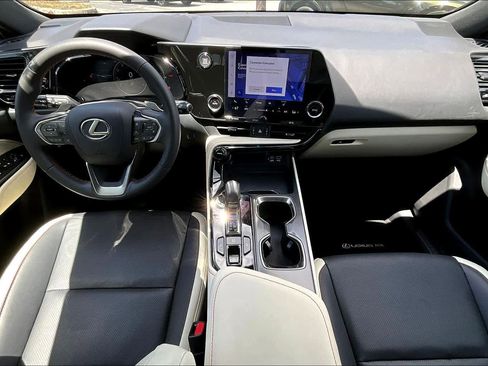 Used 2024 Lexus NX 250 FWD w/ Towing Package (2000 Lbs) image 16