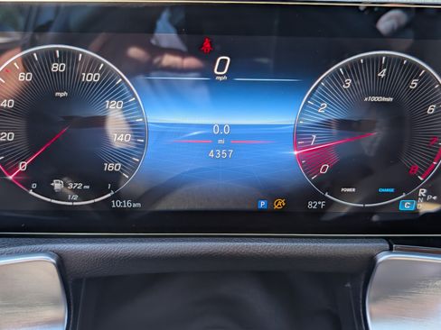 Used 2025 Mercedes-Benz GLB 250 4MATIC image 29