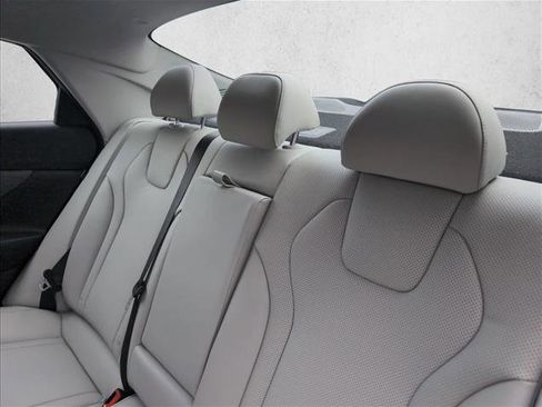 New 2026 Hyundai Elantra Limited image 17