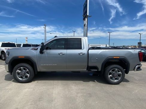New 2026 GMC Sierra 2500 SLE w/ SLE Value Package; AWD/4WD image 2