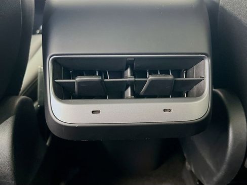 Used 2023 Tesla Model Y Long Range AWD/4WD image 25