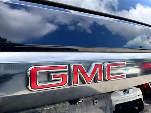 Used 2023 GMC Yukon XL AT4 w/ AT4 Premium Package AWD/4WD image 5