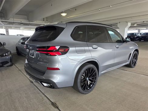 New 2026 BMW X5 sDrive40i image 4