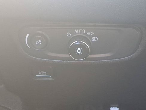 Used 2022 GMC Terrain SLE w/ Driver Convenience Package FWD image 29