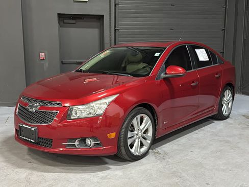 Used 2013 Chevrolet Cruze LTZ w/ Enhanced Safety Package FWD image 3