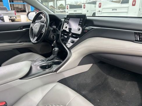Used 2022 Toyota Camry SE image 32