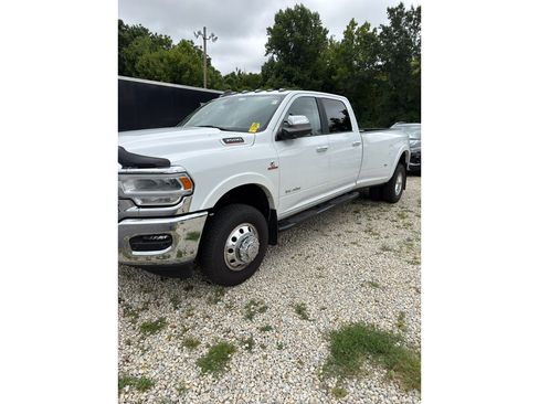Used 2022 RAM 3500 Laramie AWD/4WD image 2