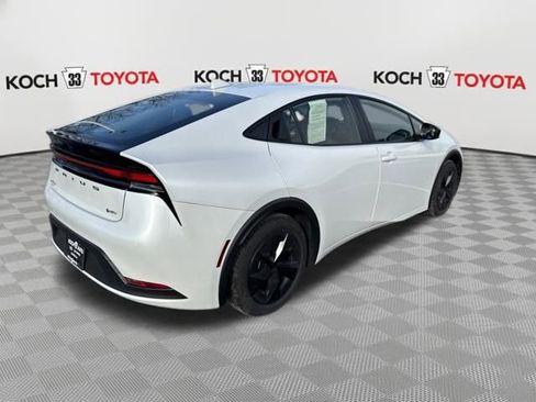 Used 2024 Toyota Prius LE image 7
