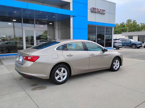 Used 2022 Chevrolet Malibu LS FWD image 7