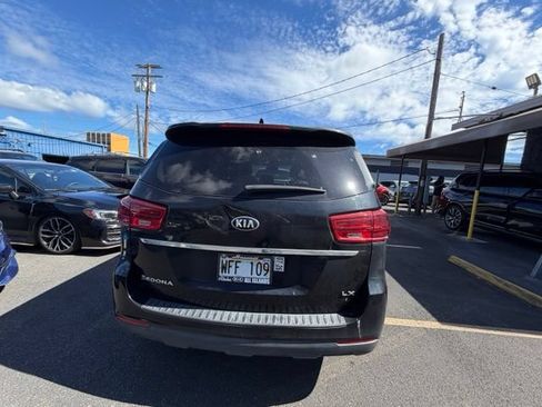 Used 2021 Kia Sedona LX FWD image 7