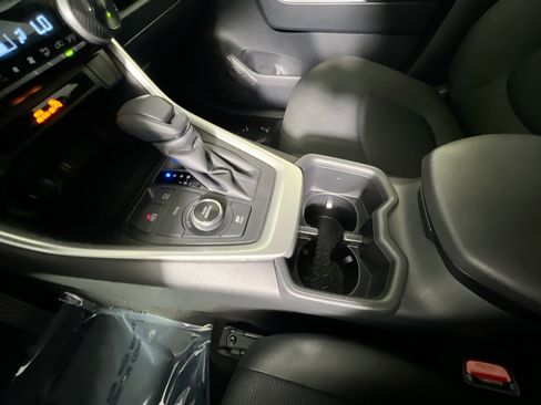 Used 2025 Toyota RAV4 LE AWD/4WD image 24