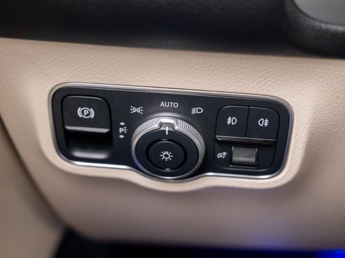 New 2025 Mercedes-Benz GLB 250 4MATIC image 21