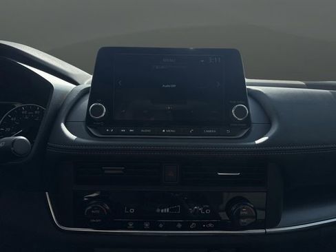 Used 2023 Nissan Rogue SV image 7