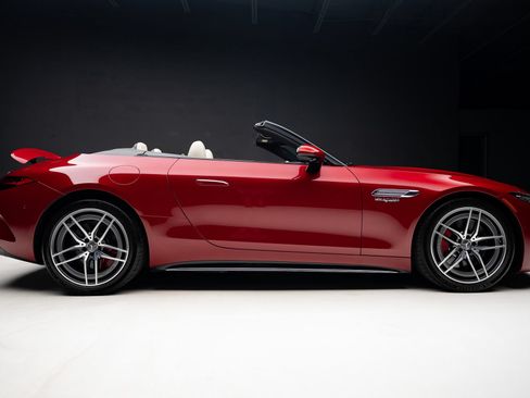 Used 2022 Mercedes-Benz SL 55 AMG 4MATIC w/ Driver Assistance Package image 41