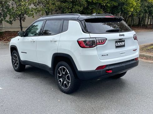 Used 2025 Jeep Compass Trailhawk AWD/4WD image 5