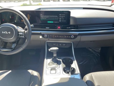 New 2026 Kia Carnival FWD image 11