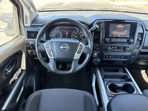 Used 2024 Nissan Titan SV w/ SV Convenience Package image 12
