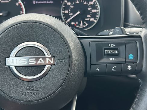 Used 2023 Nissan Rogue SL FWD image 31