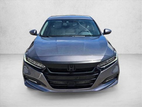 Used 2018 Honda Accord Touring image 2