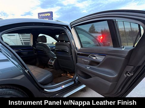 Used 2018 BMW 750i xDrive image 18