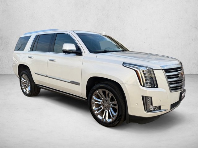 Used 2018 Cadillac Escalade Platinum AWD/4WD image 3