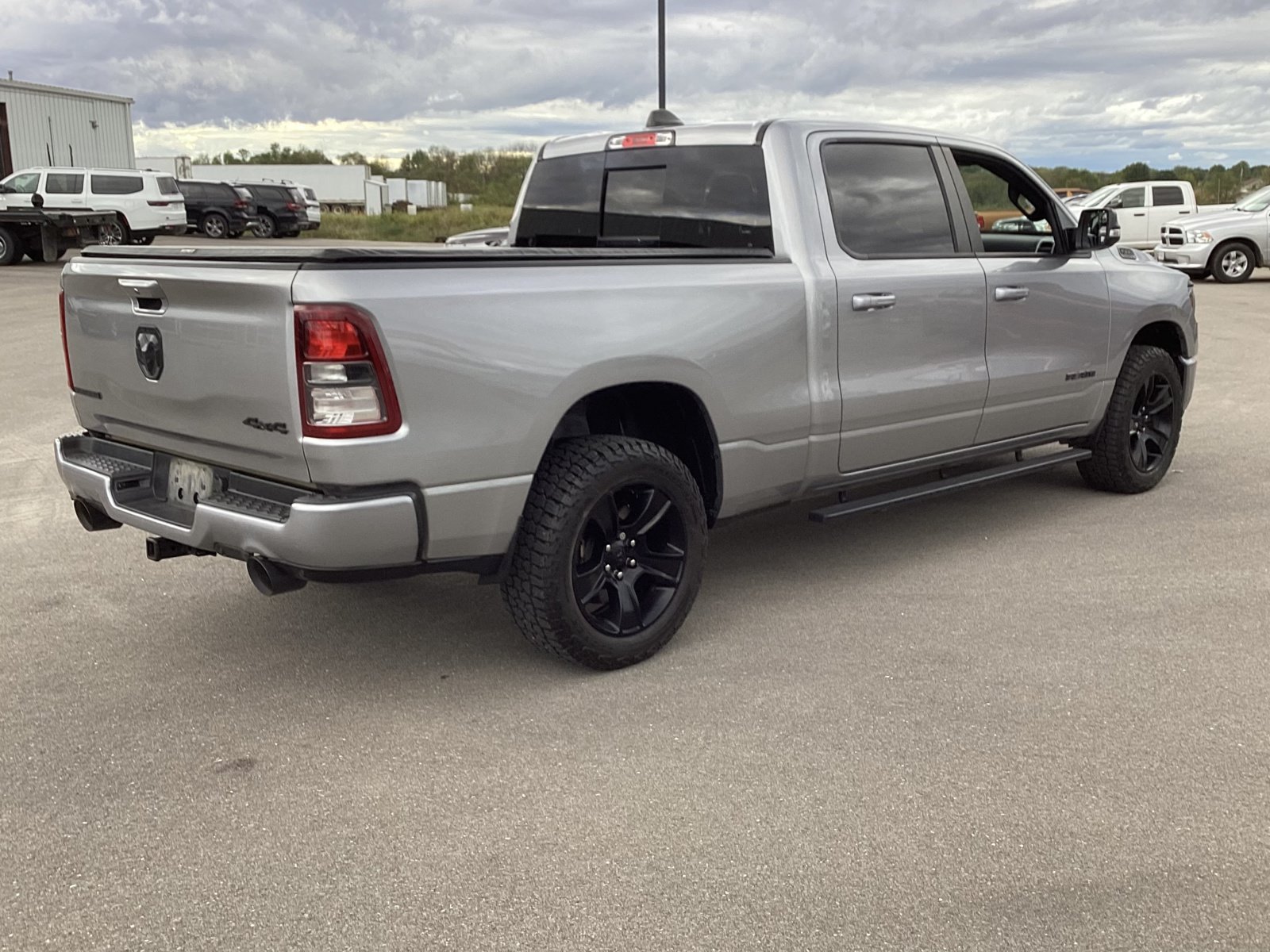 Used 2022 RAM 1500 Big Horn AWD/4WD image 3