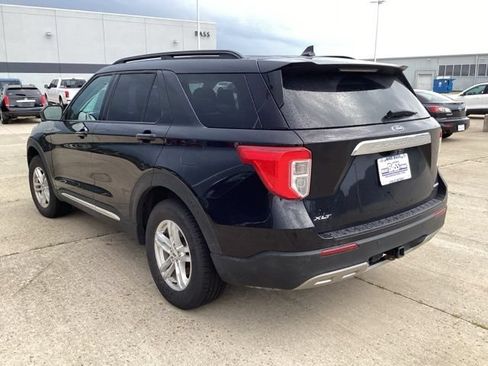 Used 2021 Ford Explorer XLT w/ Equipment Group 202A AWD/4WD image 13