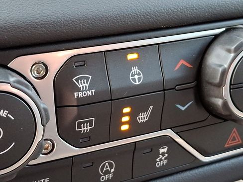 New 2026 Jeep Wrangler Unlimited Sahara AWD/4WD image 16