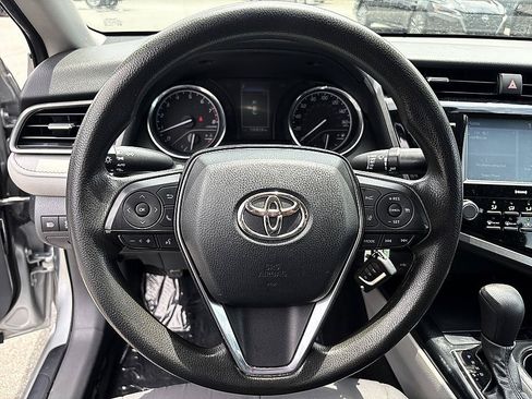 Used 2020 Toyota Camry LE FWD image 17