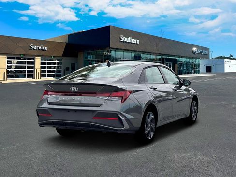 New 2026 Hyundai Elantra Sport FWD image 8