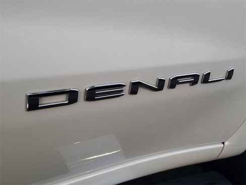 Used 2021 GMC Sierra 1500 Denali w/ Driver Alert Package II image 8
