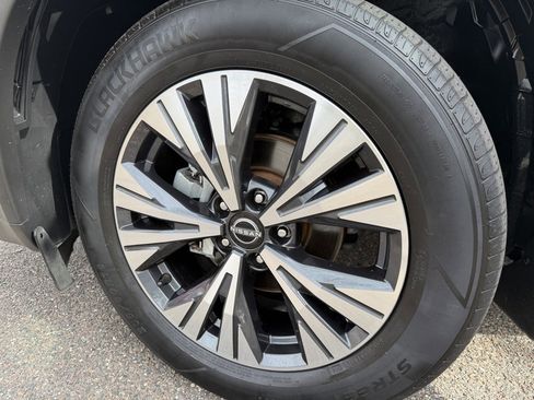 Used 2023 Nissan Rogue SV w/ SV Premium B Package image 30