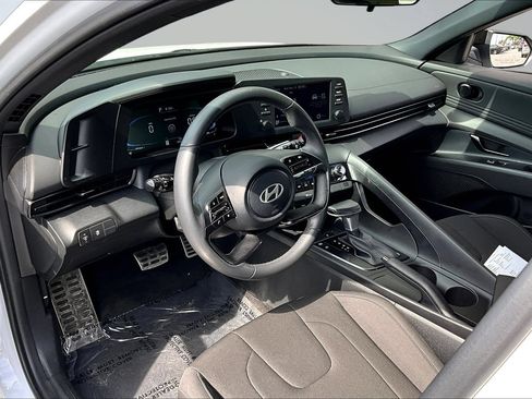 Used 2025 Hyundai Elantra Sport FWD image 20