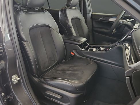 Used 2023 Jeep Grand Cherokee L Laredo AWD/4WD image 23