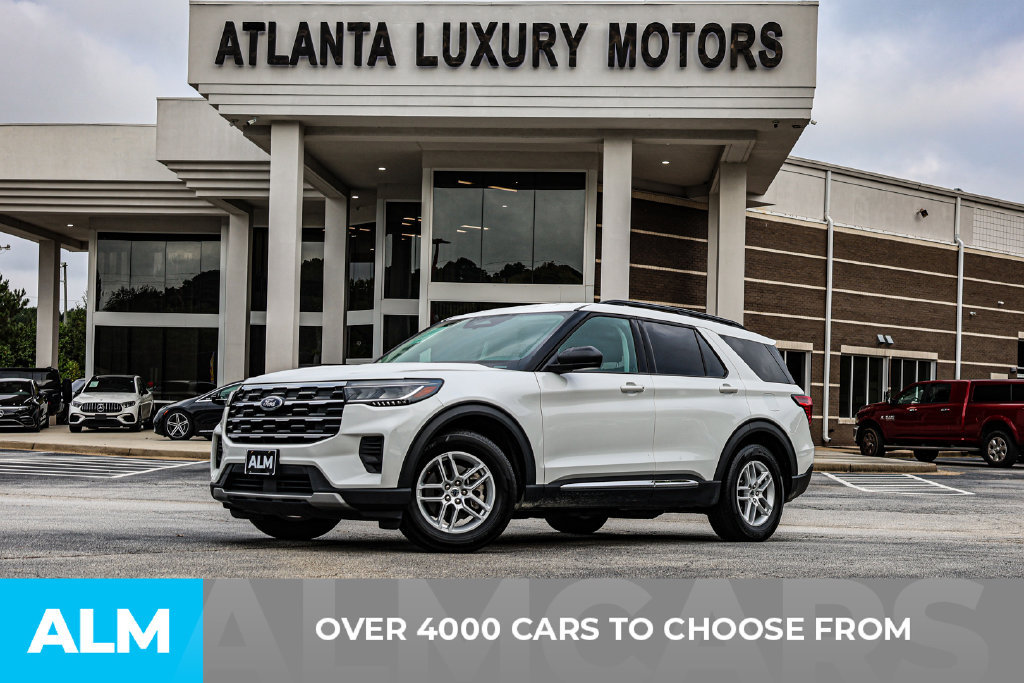 Used 2025 Ford Explorer Active RWD image 2