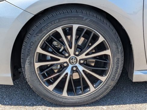 Used 2019 Toyota Camry SE image 32