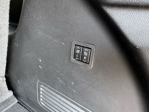 Used 2020 Buick Enclave Premium w/ Surround and Sites Package image 19